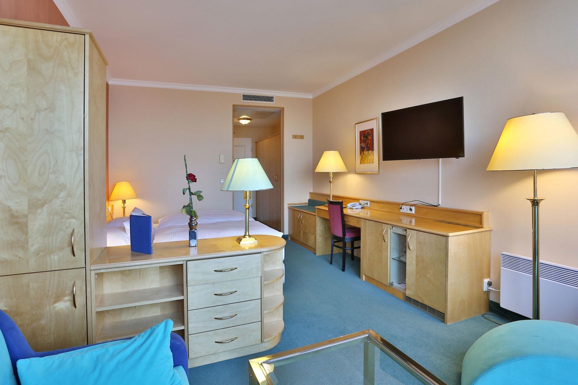 Hotel Kaiserhof Heringsdorf エクステリア 写真