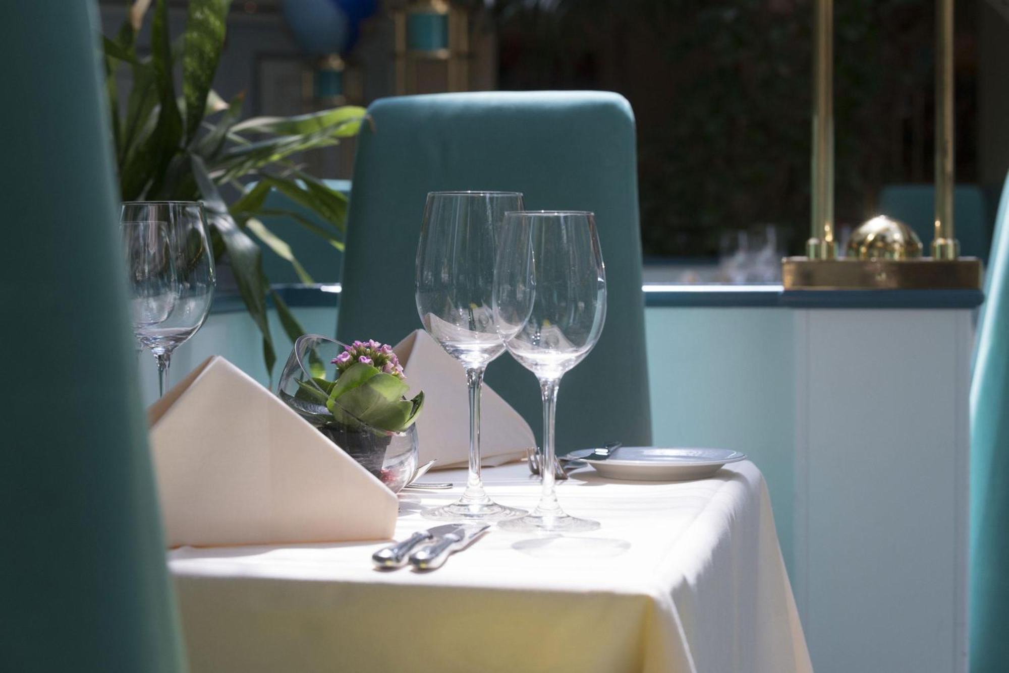 Hotel Kaiserhof Heringsdorf エクステリア 写真