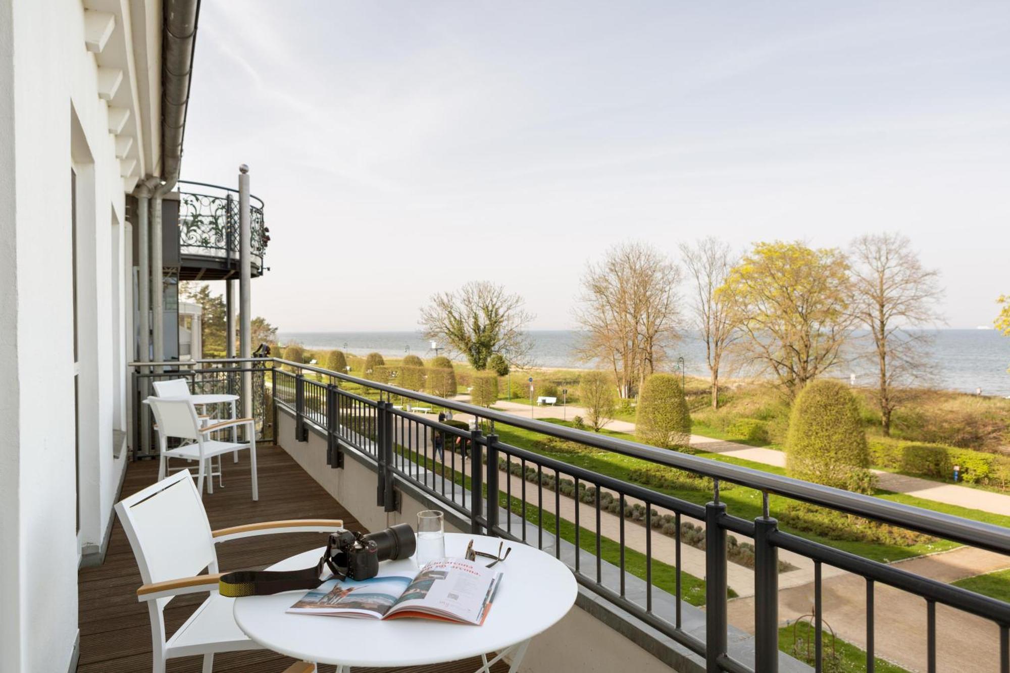 Hotel Kaiserhof Heringsdorf エクステリア 写真