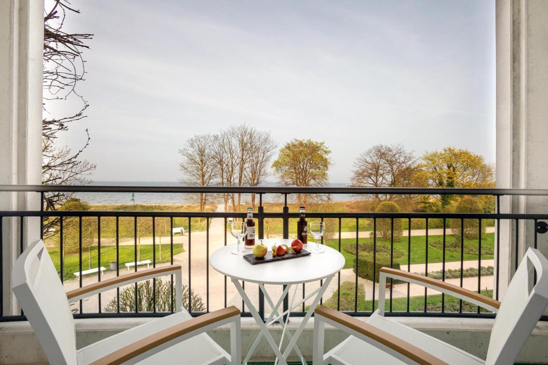 Hotel Kaiserhof Heringsdorf エクステリア 写真