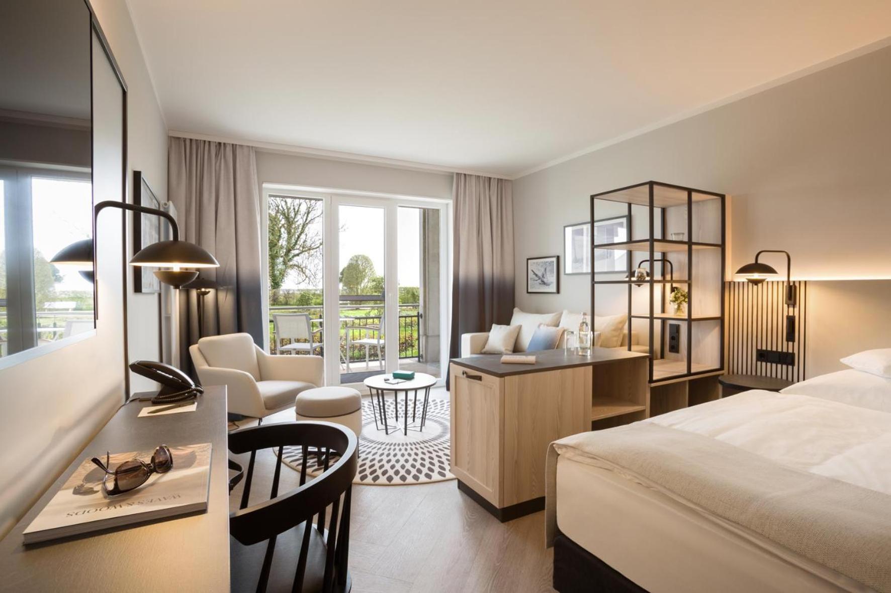Hotel Kaiserhof Heringsdorf エクステリア 写真