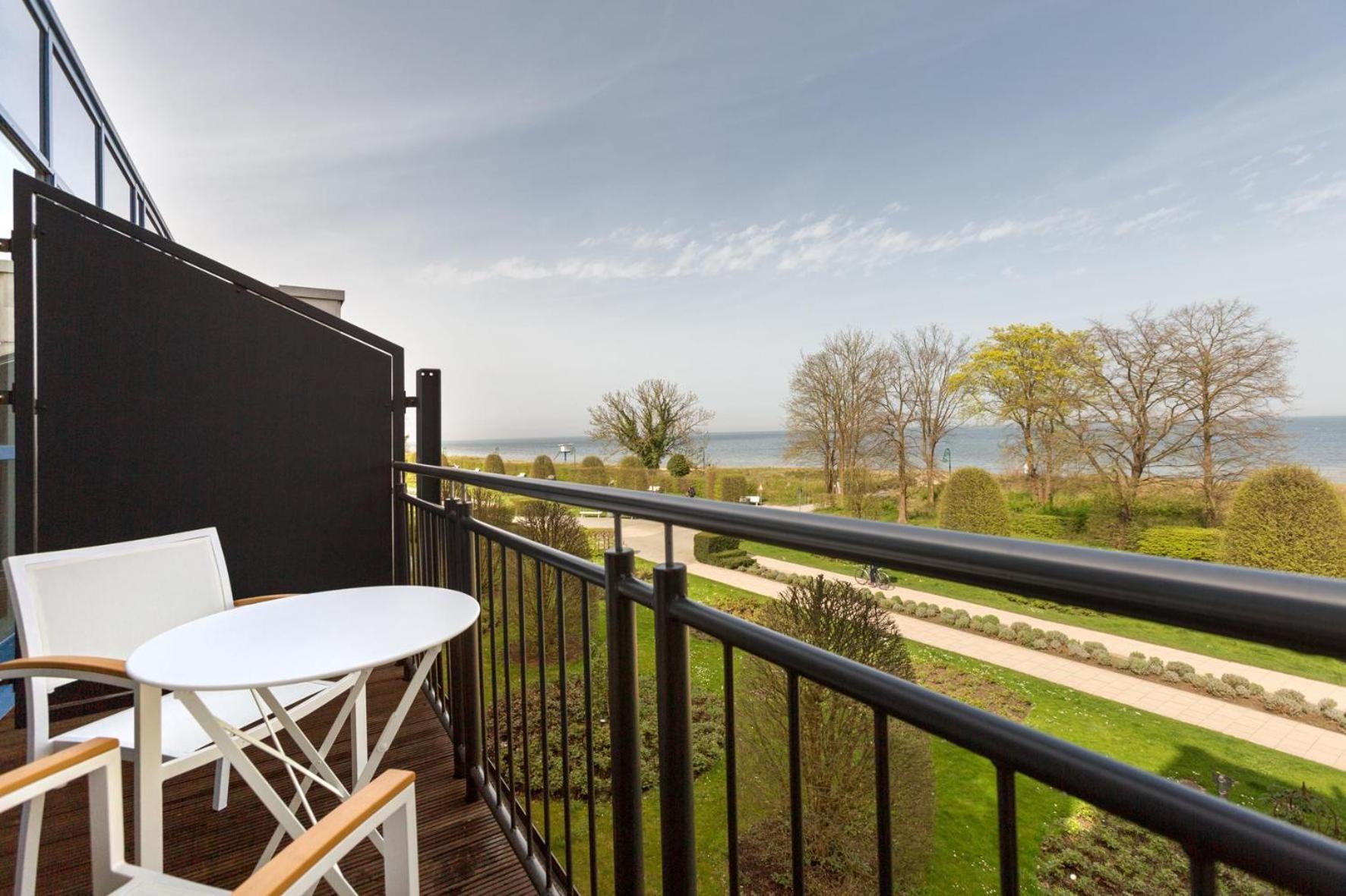 Hotel Kaiserhof Heringsdorf エクステリア 写真